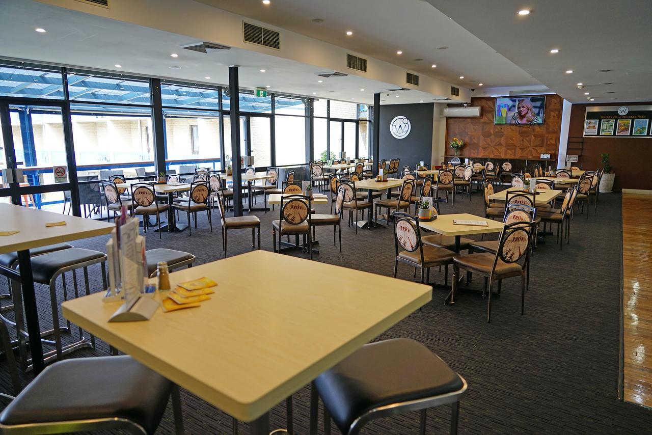 Mariners On The Waterfront Motel Batemans Bay Exterior photo